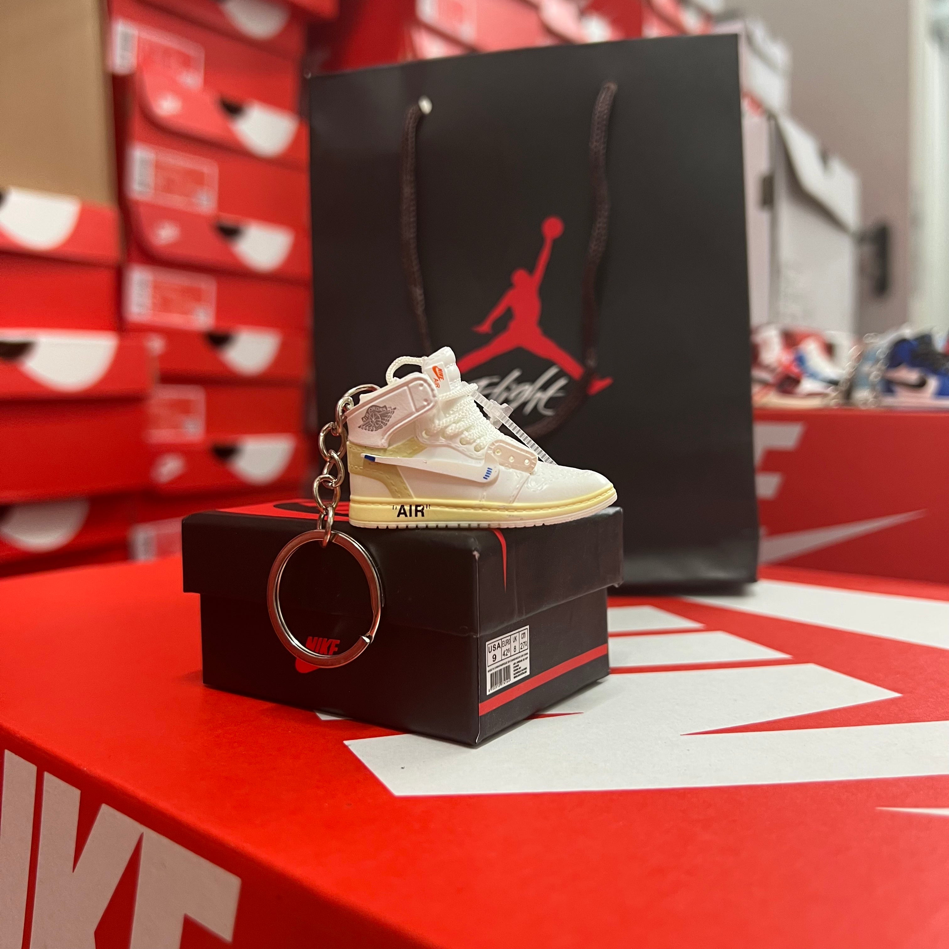 Nike Sneaker Schlüsselanhänger Keychain Jordan 1 High Off-White