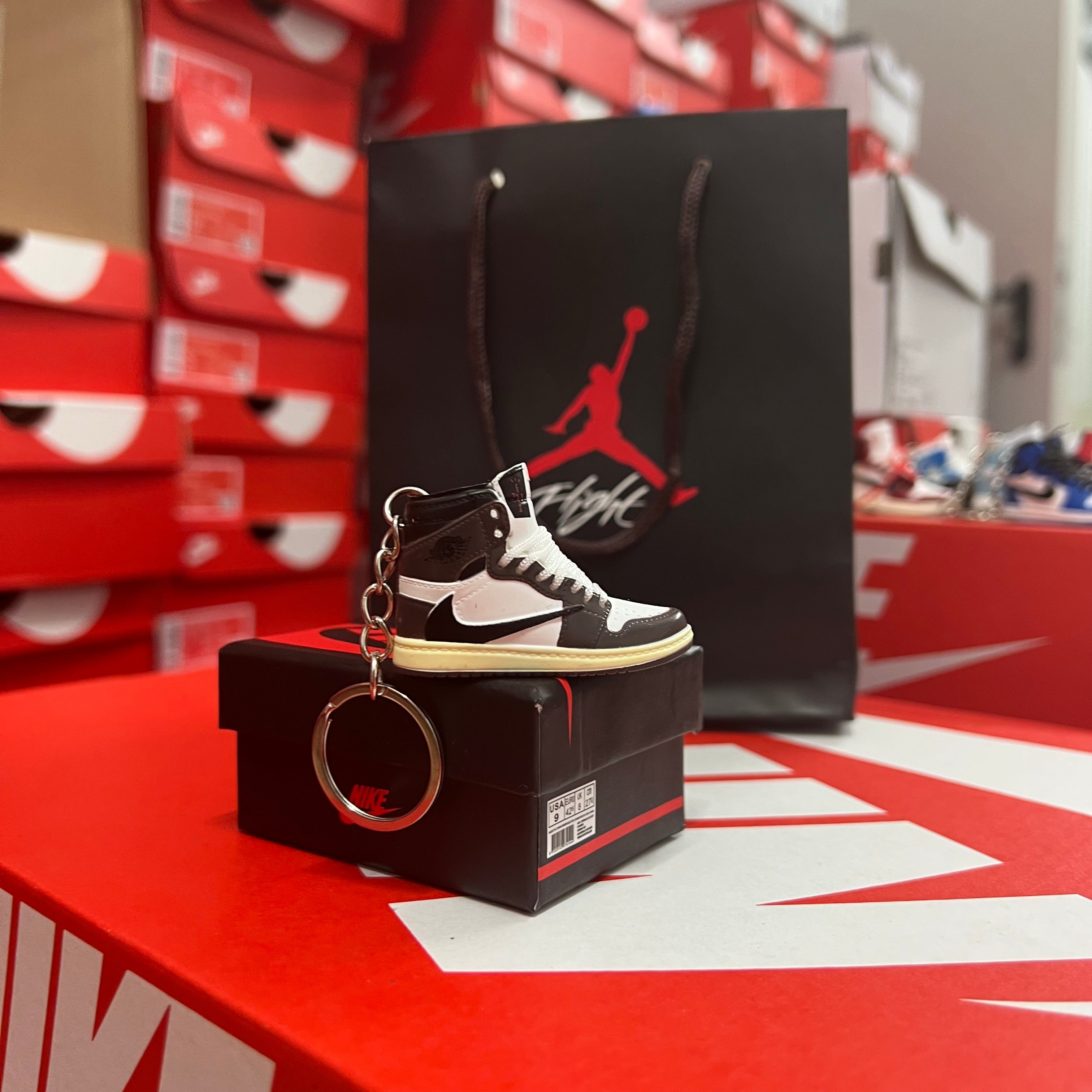 Nike Sneaker Schlüsselanhänger Keychain Jordan 1 High Travis Scott Mocha