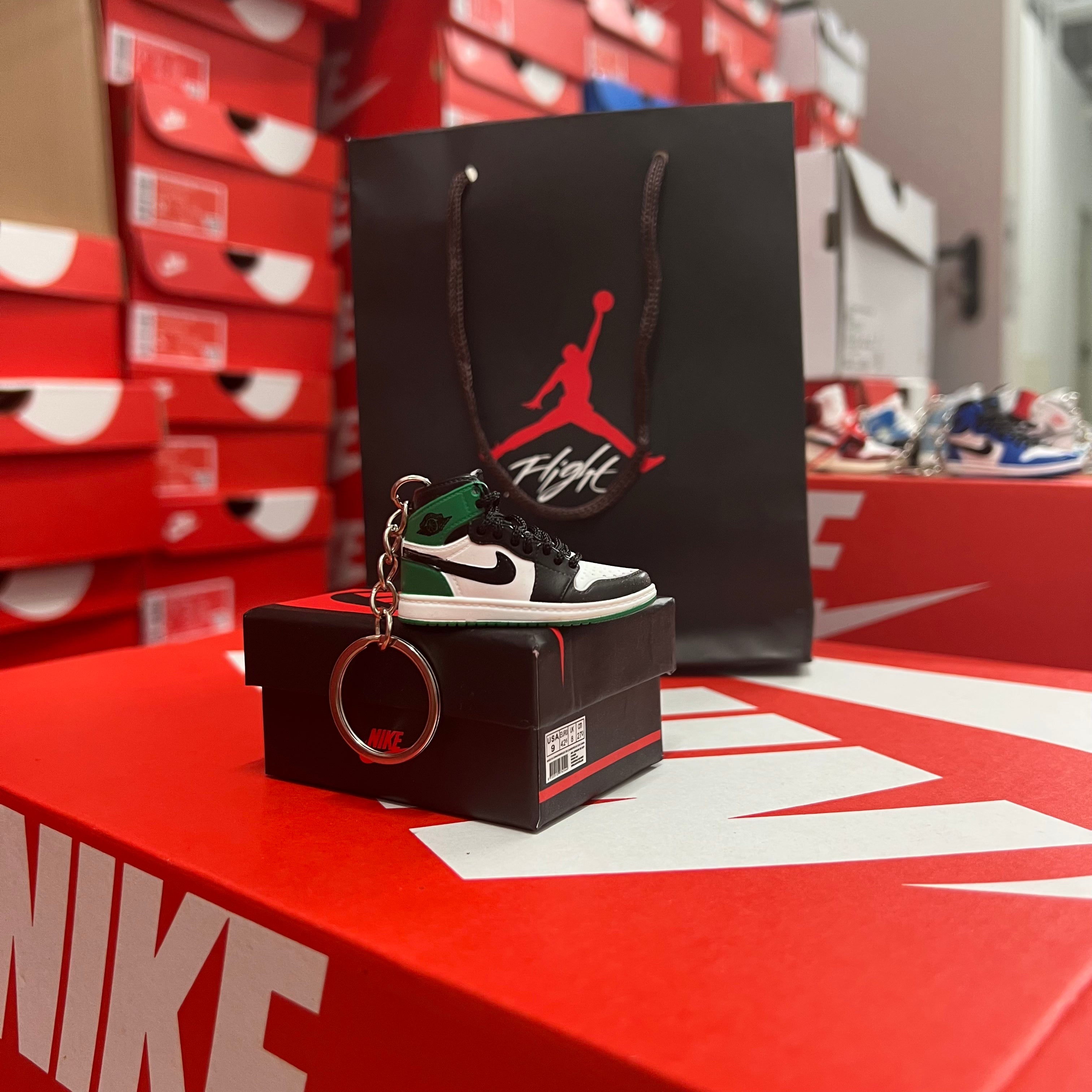 Nike Sneaker Schlüsselanhänger Keychain Jordan 1 Mid Pine Green
